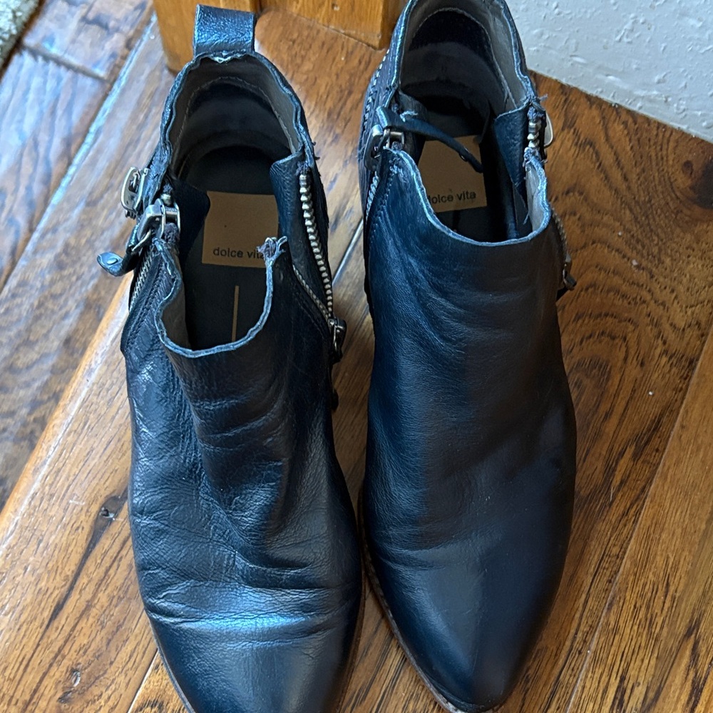 Dolce Vita Black Leather bootie